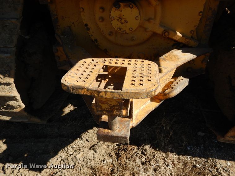 image for item DJ8248 1997 Caterpillar D6M XL  dozer