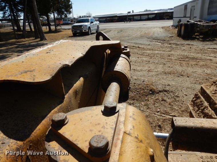 image for item DJ8248 1997 Caterpillar D6M XL  dozer