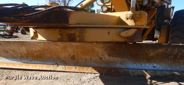 image for item DJ8630 1999 Caterpillar 160H  motor grader