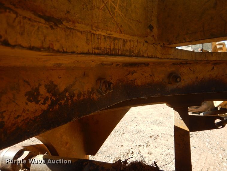 image for item DJ8630 1999 Caterpillar 160H  motor grader