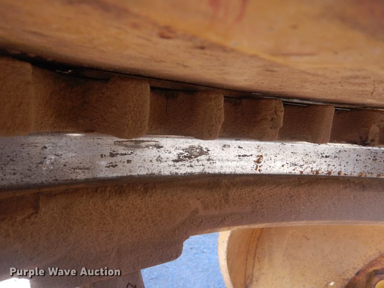 image for item DJ8630 1999 Caterpillar 160H  motor grader