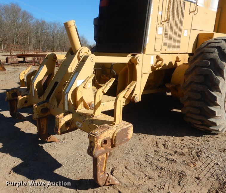 image for item DJ8630 1999 Caterpillar 160H  motor grader