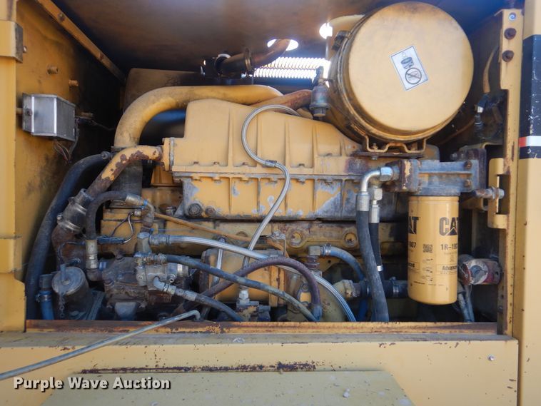 image for item DJ8630 1999 Caterpillar 160H  motor grader