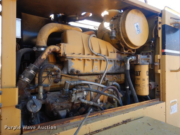 image for item DJ8630 1999 Caterpillar 160H  motor grader