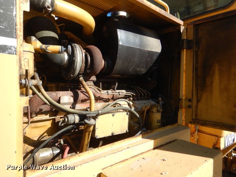 image for item DJ8630 1999 Caterpillar 160H  motor grader