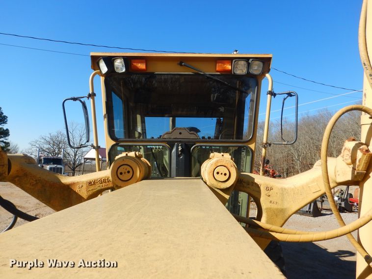 image for item DJ8630 1999 Caterpillar 160H  motor grader