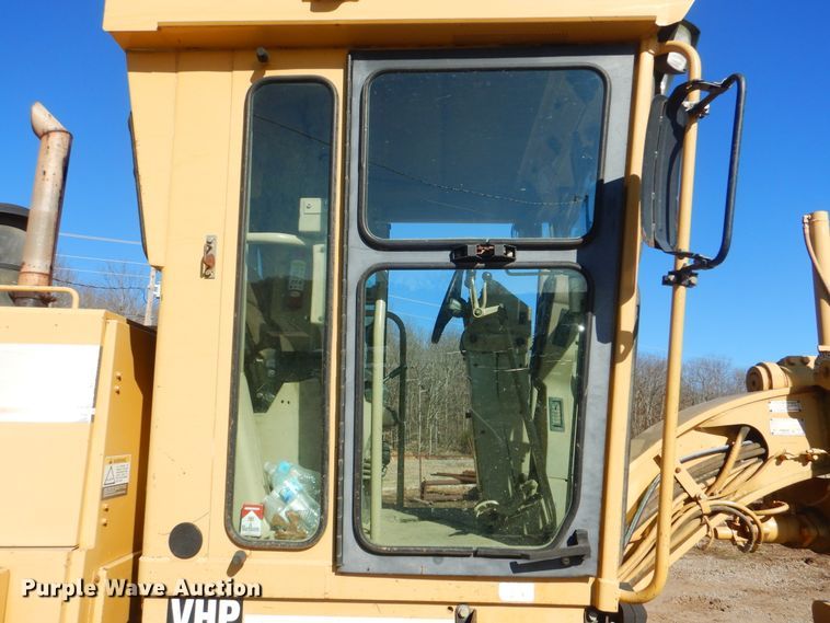 image for item DJ8630 1999 Caterpillar 160H  motor grader