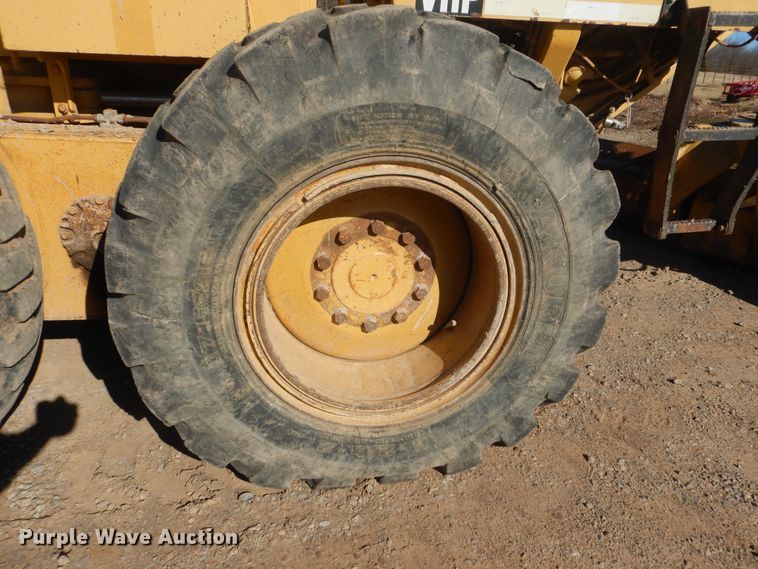 image for item DJ8630 1999 Caterpillar 160H  motor grader