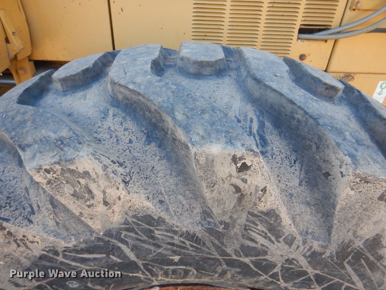 image for item DJ8630 1999 Caterpillar 160H  motor grader