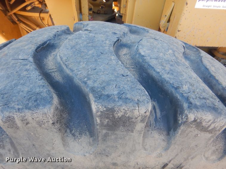 image for item DJ8630 1999 Caterpillar 160H  motor grader