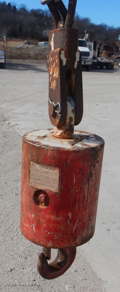 image for item DJ8639 2014 Zoomlion RT75  crane