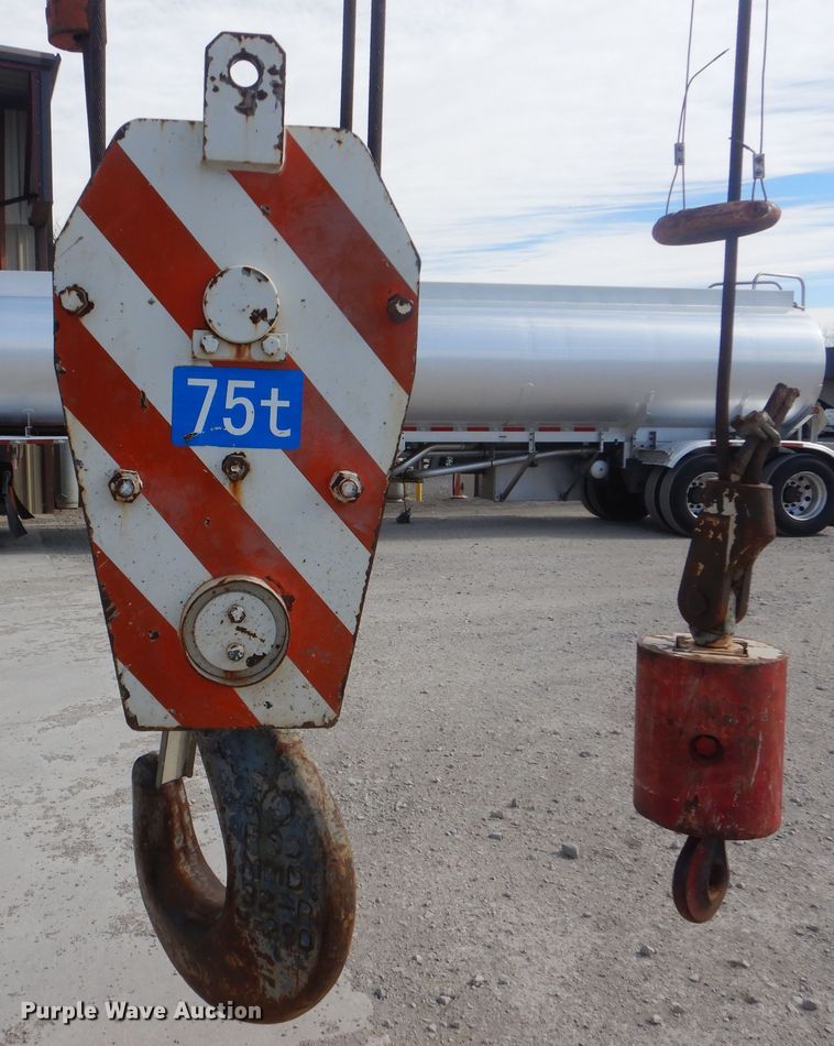 image for item DJ8639 2014 Zoomlion RT75  crane