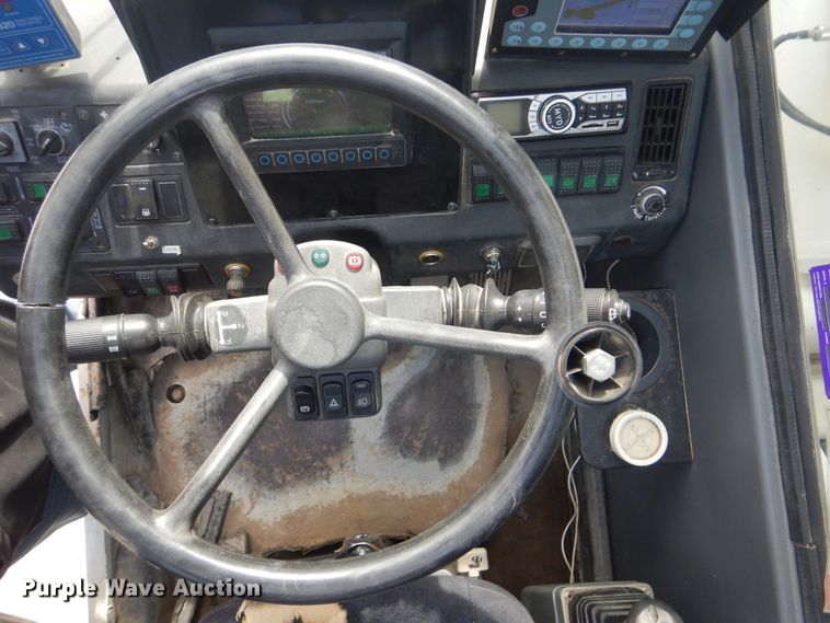 image for item DJ8639 2014 Zoomlion RT75  crane