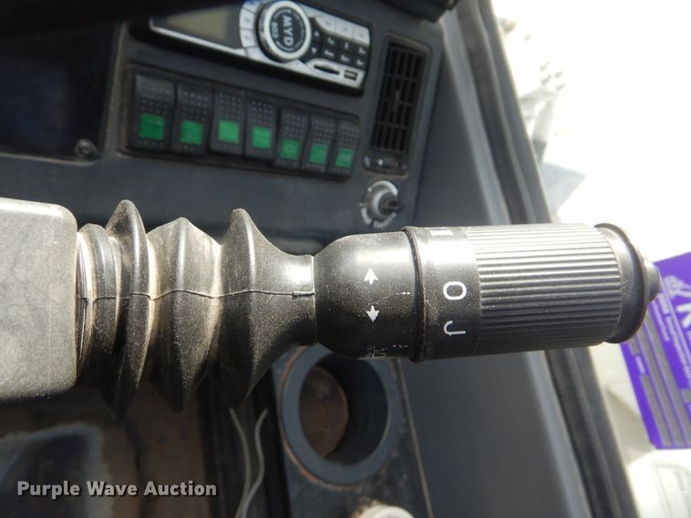 image for item DJ8639 2014 Zoomlion RT75  crane