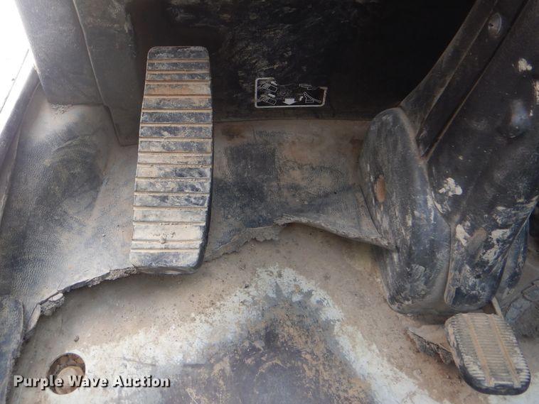 image for item DJ8639 2014 Zoomlion RT75  crane