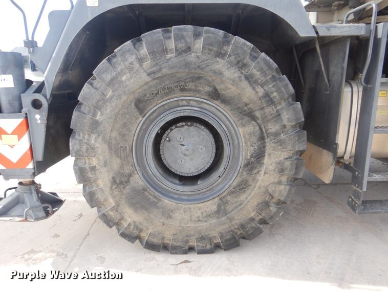 image for item DJ8639 2014 Zoomlion RT75  crane