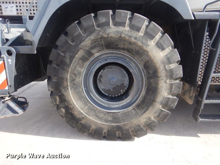 image for item DJ8639 2014 Zoomlion RT75  crane