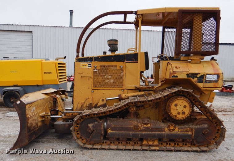 image for item DJ8649 1997 Caterpillar D5M  dozer