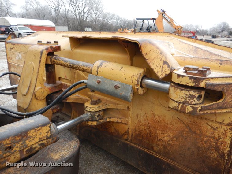 image for item DJ8649 1997 Caterpillar D5M  dozer