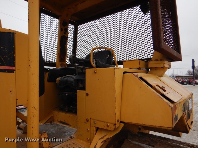 image for item DJ8649 1997 Caterpillar D5M  dozer