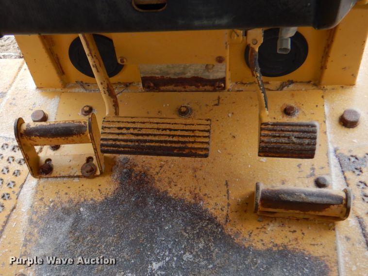 image for item DJ8649 1997 Caterpillar D5M  dozer