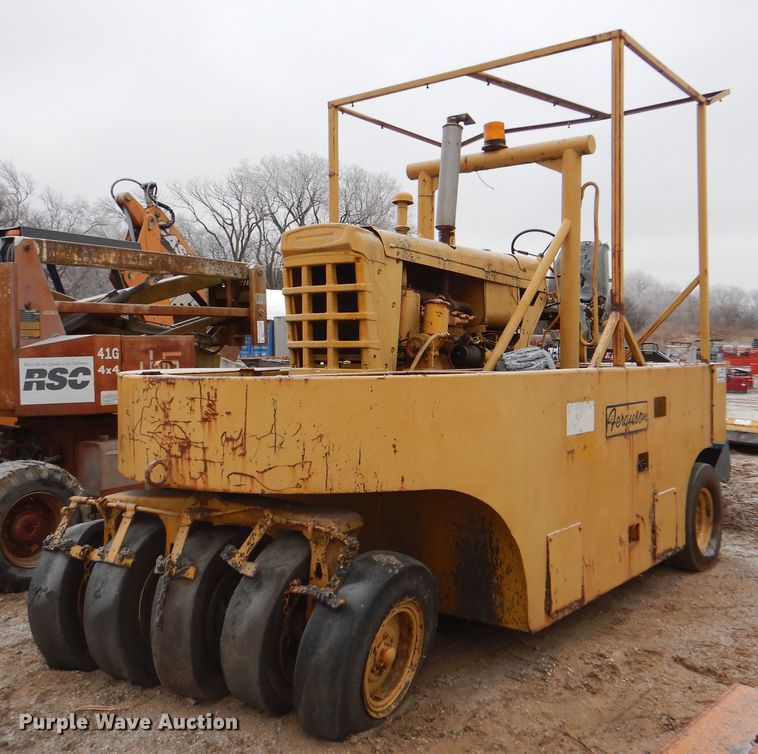 image for item DJ8650 Ferguson 47-0016  pneumatic roller