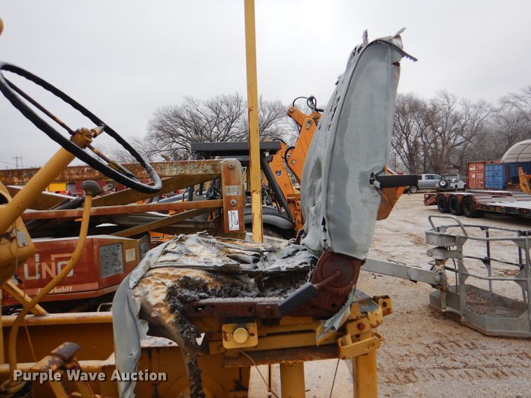 image for item DJ8650 Ferguson 47-0016  pneumatic roller