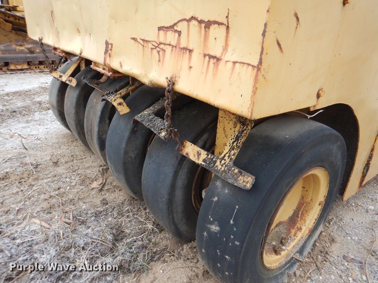 image for item DJ8650 Ferguson 47-0016  pneumatic roller