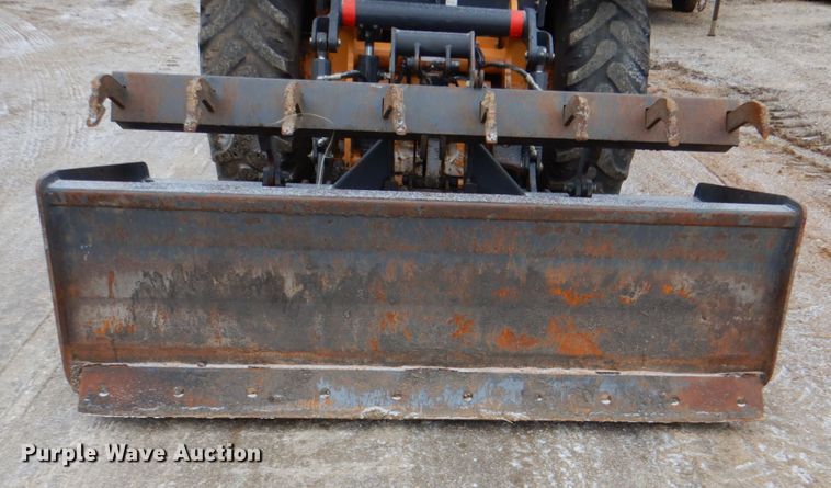 image for item DJ8654 2014 Case 570N XT  landscape tractor