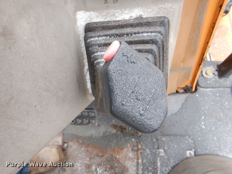 image for item DJ8654 2014 Case 570N XT  landscape tractor