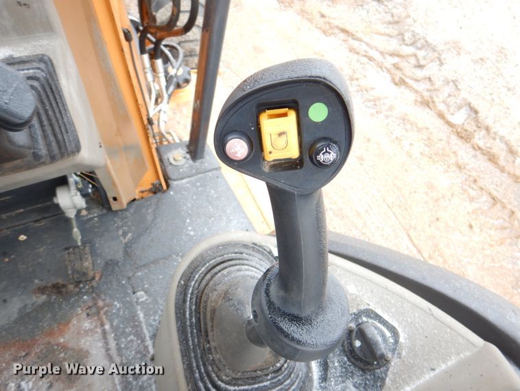 image for item DJ8654 2014 Case 570N XT  landscape tractor