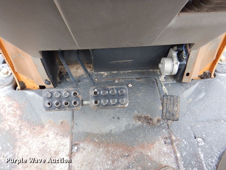 image for item DJ8654 2014 Case 570N XT  landscape tractor