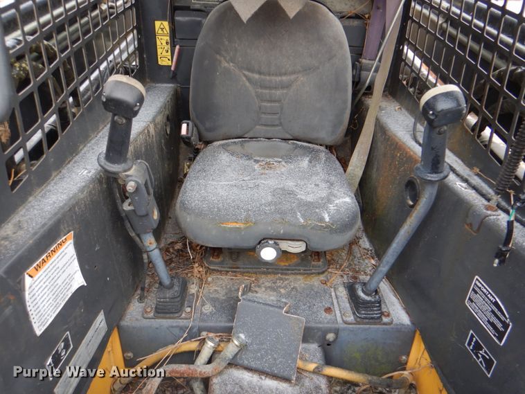 image for item DJ8659 2006 New Holland C190  tracked skid steer loader