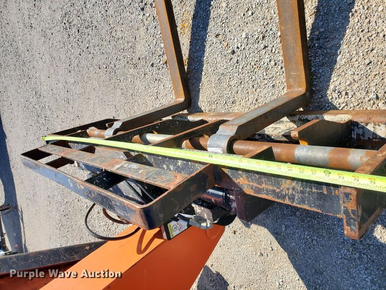 image for item DJ8820 2012 JLG 10054  telehandler