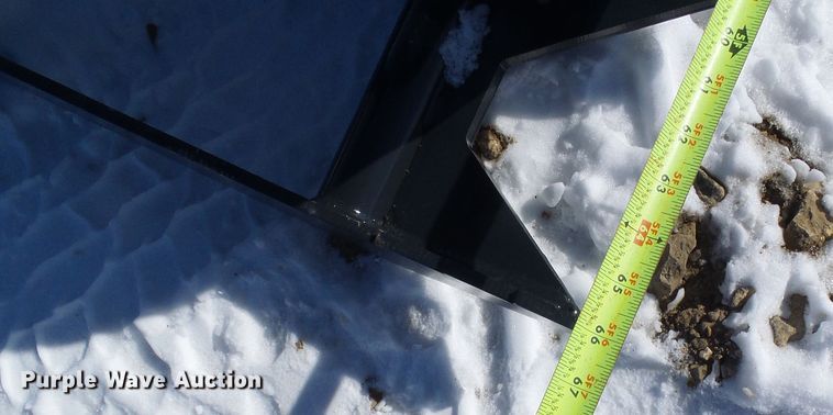 image for item DL0791 Stout 66-9 skid steer grapple bucket