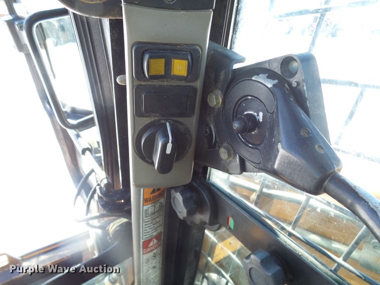 image for item DL0792 2012 Case SV250  skid steer loader