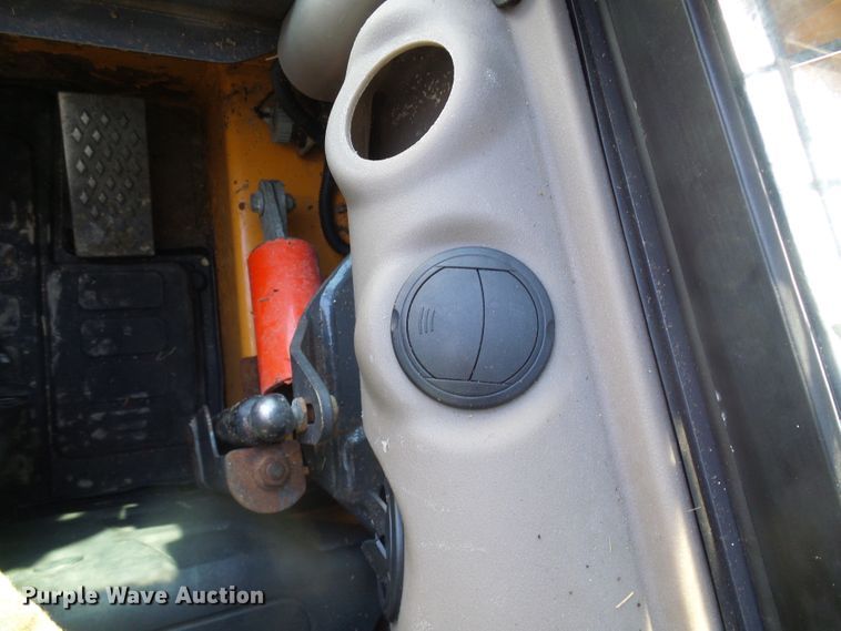 image for item DL0792 2012 Case SV250  skid steer loader