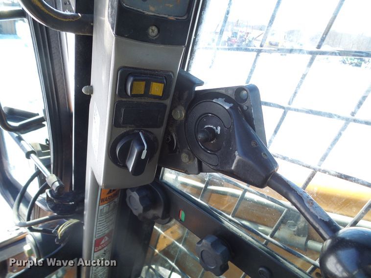 image for item DL0792 2012 Case SV250  skid steer loader