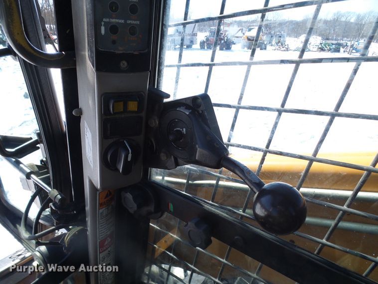 image for item DL0792 2012 Case SV250  skid steer loader