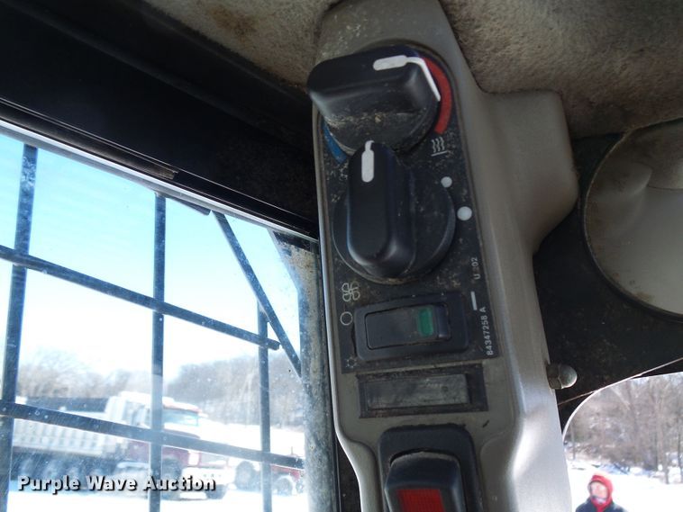 image for item DL0792 2012 Case SV250  skid steer loader