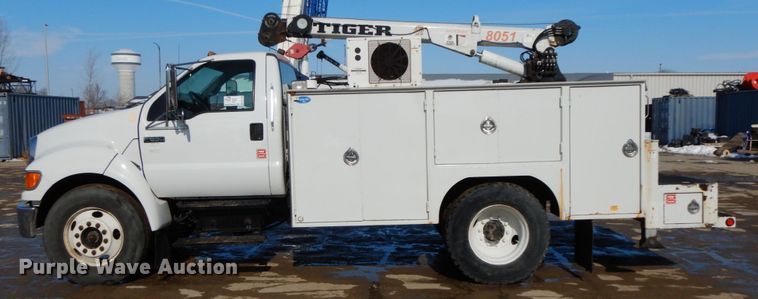 image for item DL1750 2005 Ford F650 Super Duty XL  utility / service truck