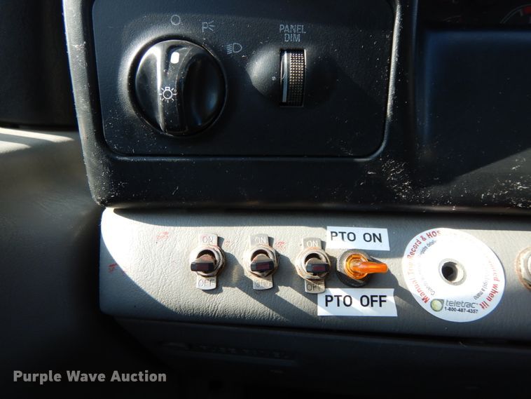 image for item DL1750 2005 Ford F650 Super Duty XL  utility / service truck