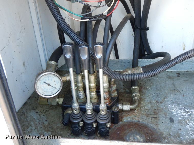 image for item DL1750 2005 Ford F650 Super Duty XL  utility / service truck