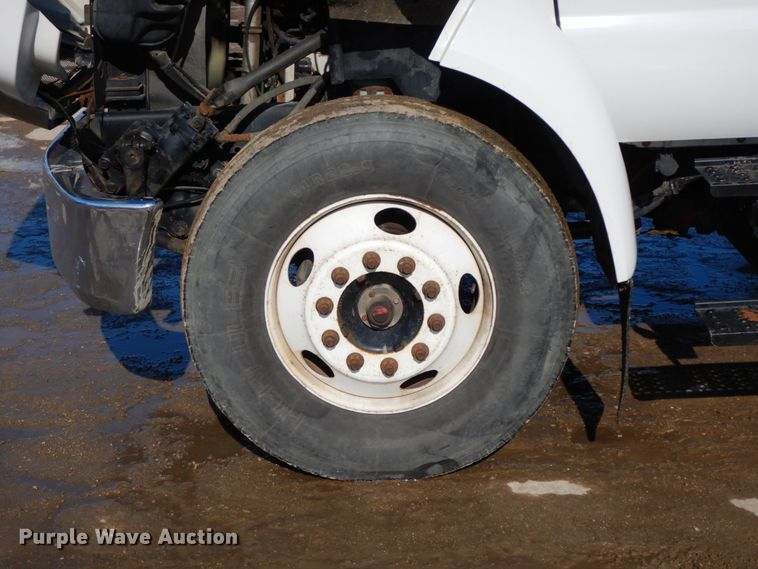 image for item DL1750 2005 Ford F650 Super Duty XL  utility / service truck