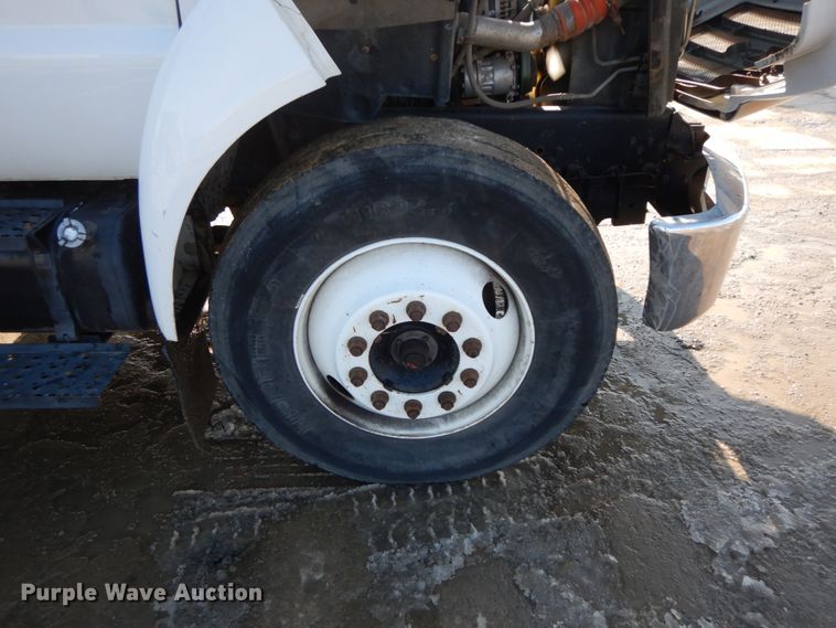 image for item DL1750 2005 Ford F650 Super Duty XL  utility / service truck