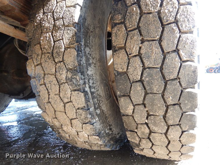 image for item DL1750 2005 Ford F650 Super Duty XL  utility / service truck