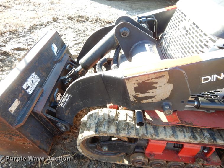 image for item DL2033 2006 Toro Dingo TX420  compact utility loader