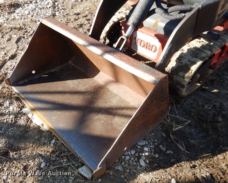 image for item DL2033 2006 Toro Dingo TX420  compact utility loader