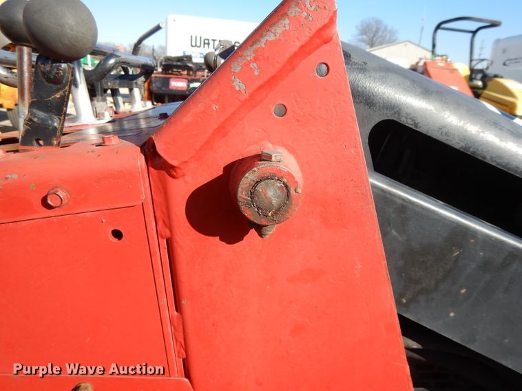 image for item DL2033 2006 Toro Dingo TX420  compact utility loader