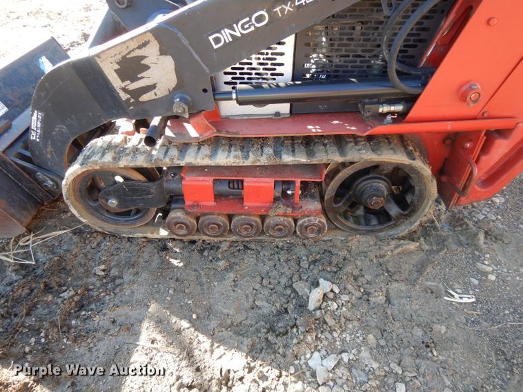image for item DL2033 2006 Toro Dingo TX420  compact utility loader